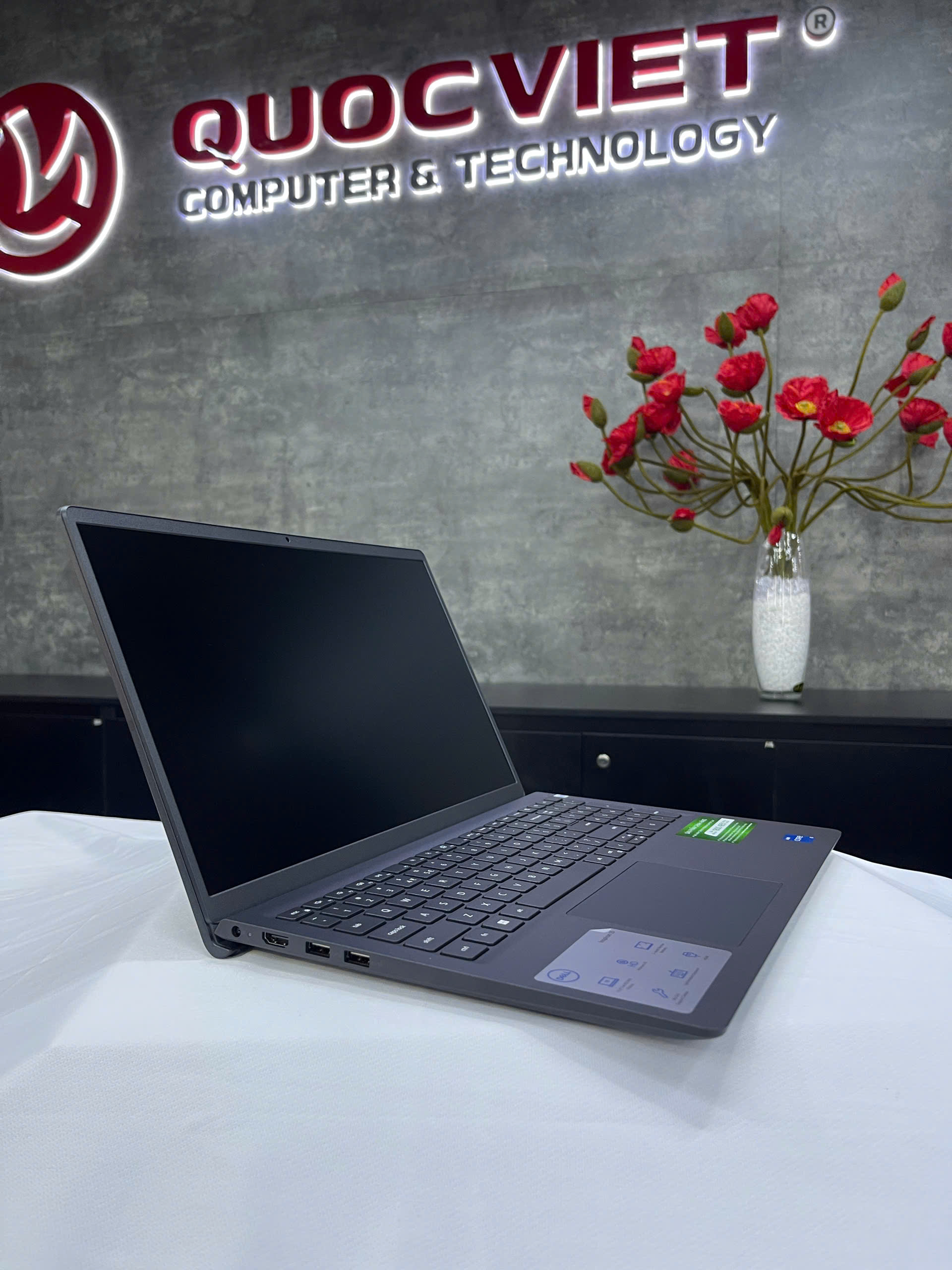 Máy tính xách tay Dell Inspiron 15 3520 71045026 (i5-1235U/ 16GB/ 512GB/15.6 inch FHD/ W11/ Of/ Đen)