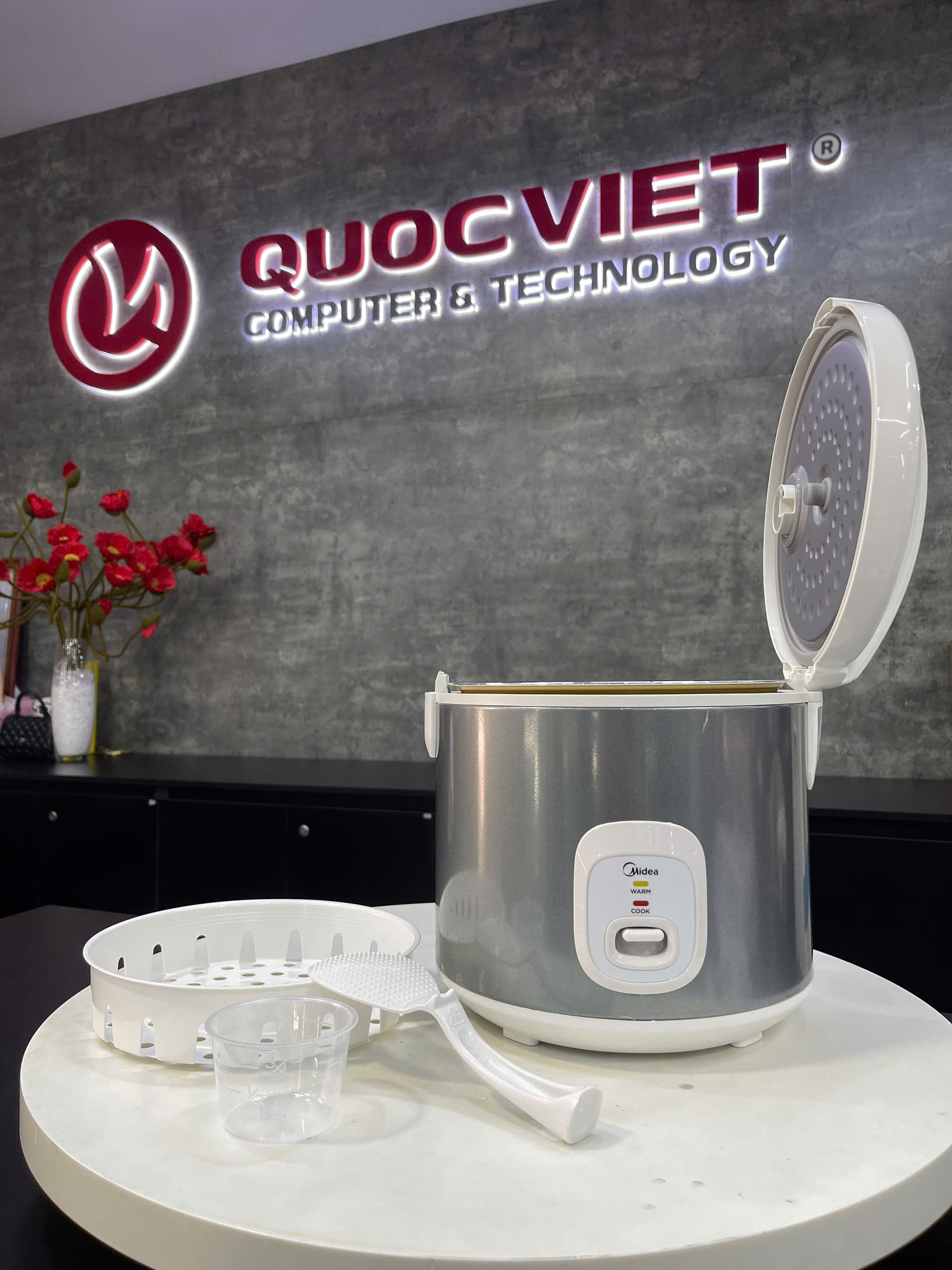 Nồi cơm điện tử 1.8L Midea MRM18010BDG