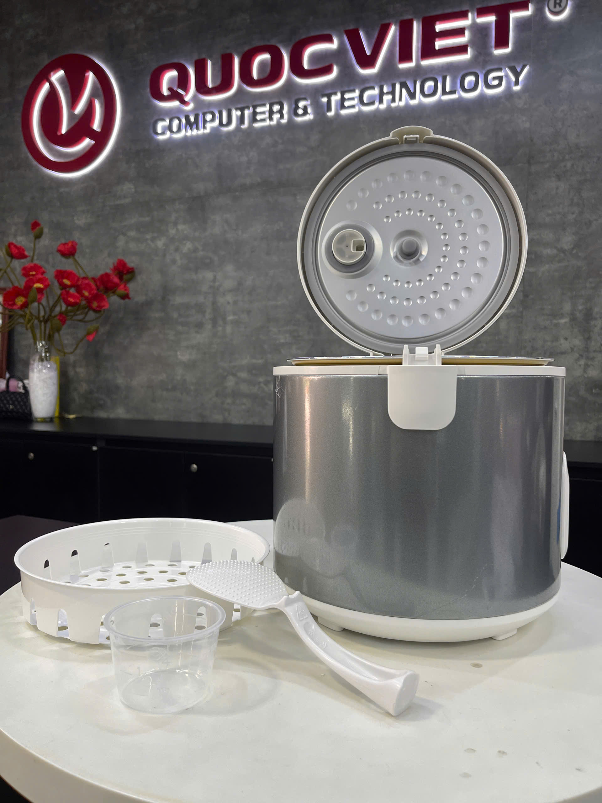 Nồi cơm điện tử 1.8L Midea MRM18010BDN