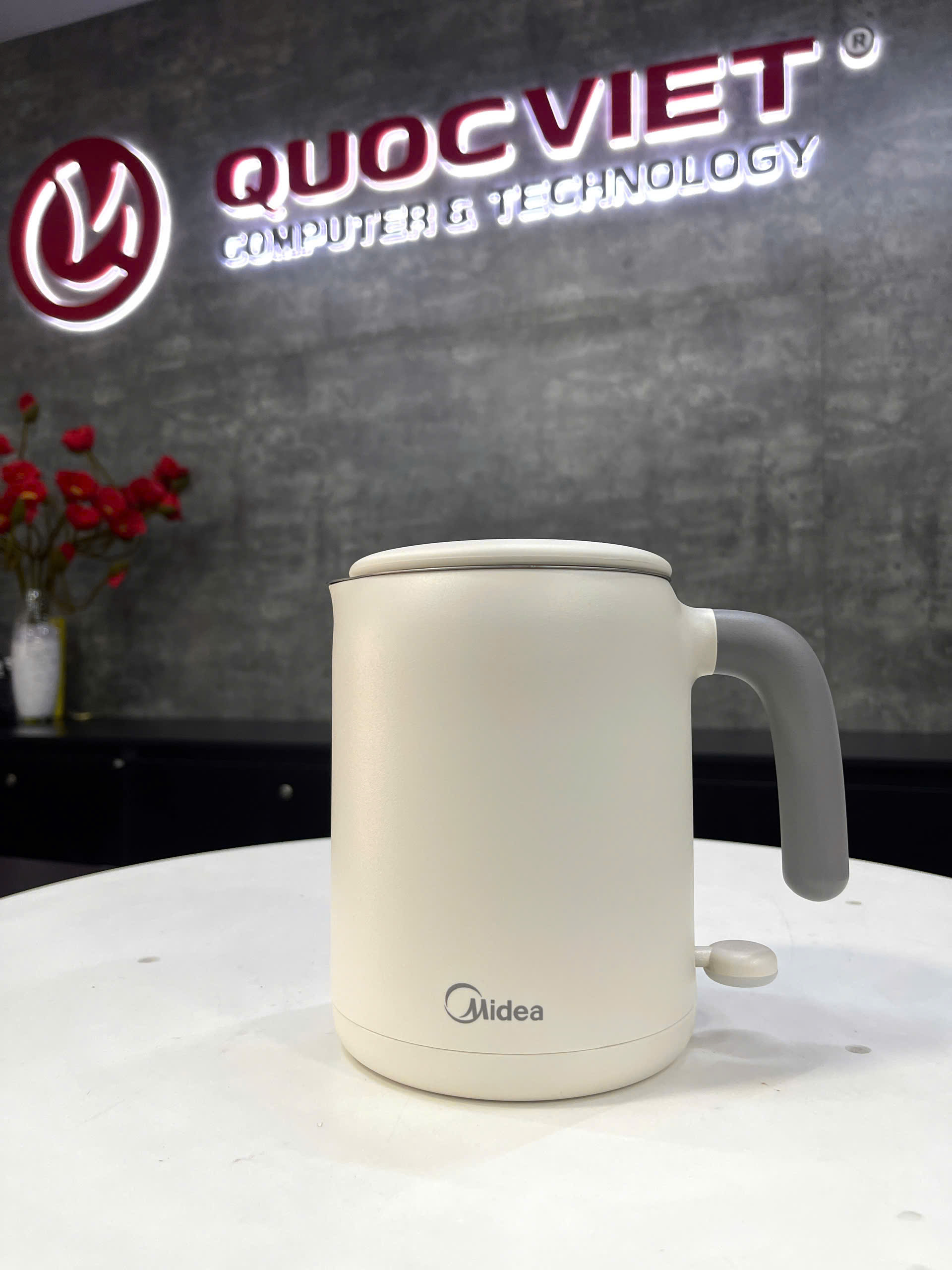 Bình đun siêu tốc Midea 0.6 lít MKE06108ADA