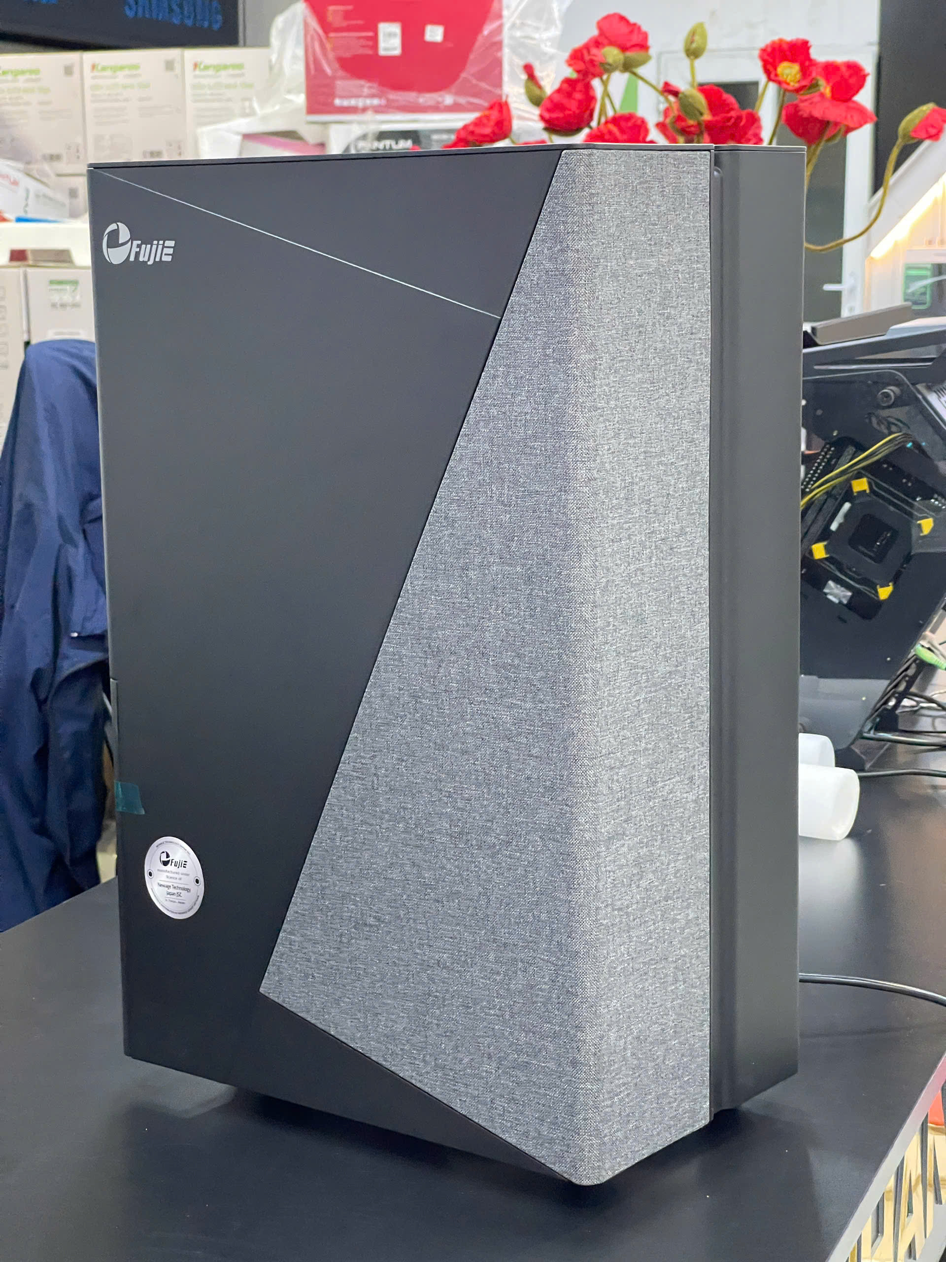 Máy hút ẩm + Lọc không khí Fujie HM-930ED (Công suất 30 lít/ ngày, bình chứa nước thải 5 lít)