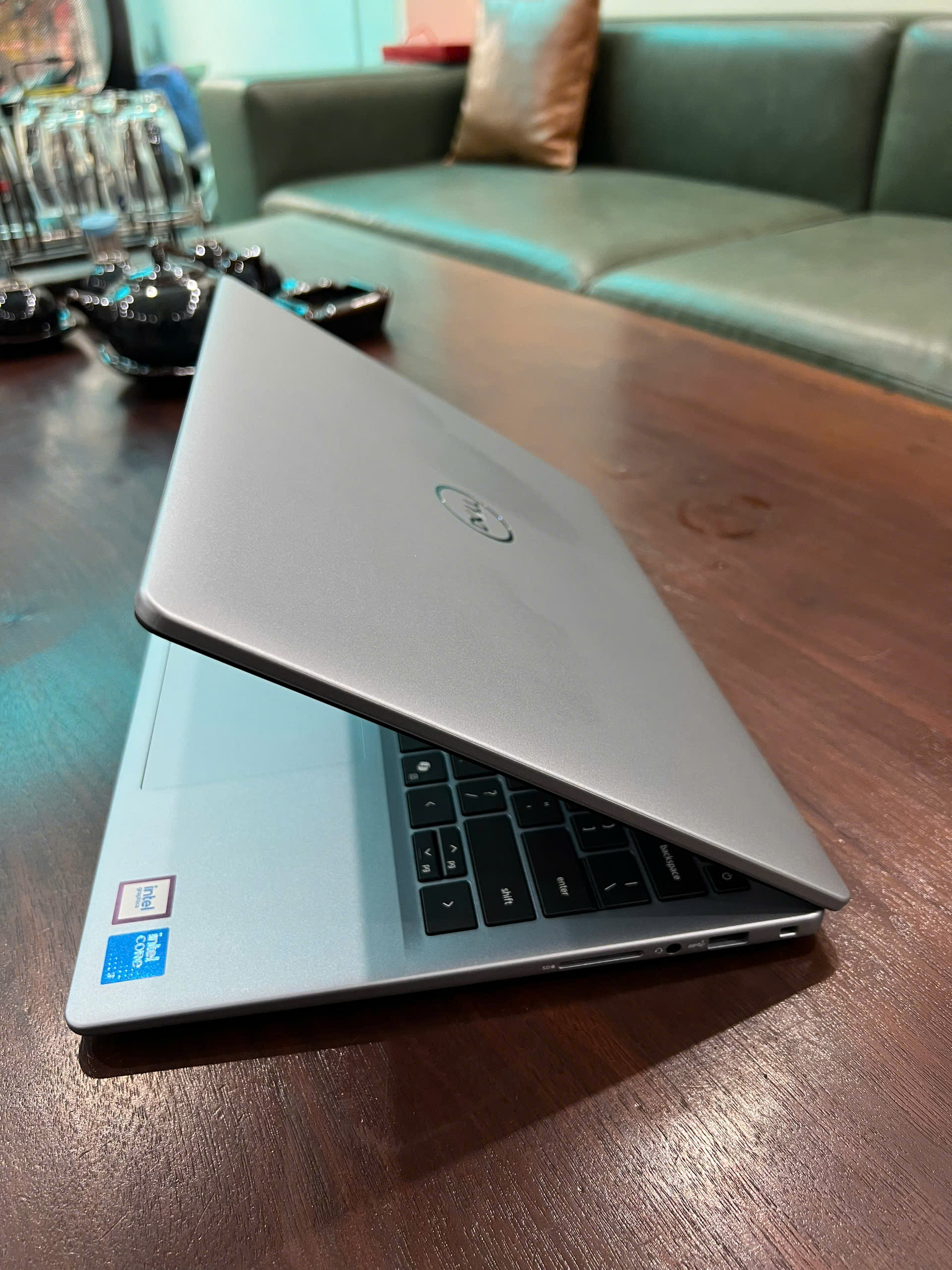 Máy tính xách tay Dell Inspiron 5440 (Core 3 -100U/8GB/512GB/14 FHD+/Copilot keyboard/Ice Blue/NK)