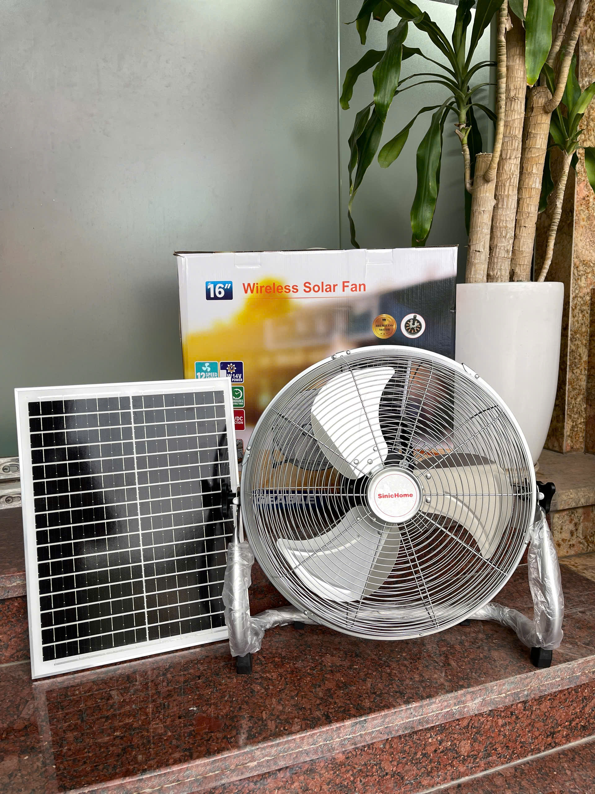 Quạt chân quỳ năng lượng mặt trời + tích điện Sinic QQ-16 Fan